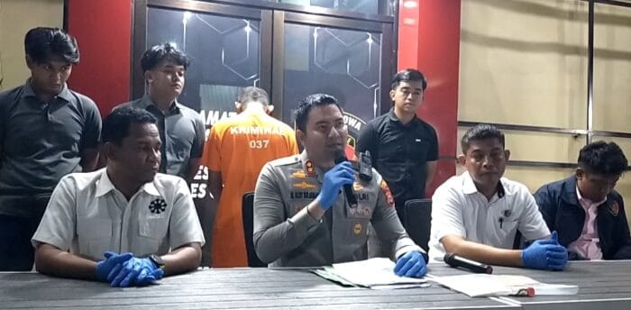 PALSU. Polisi mengamankan dua pelaku pemalsu SKCK di Kabupaten Gowa.