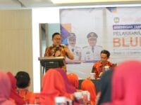 PELAYANAN. Wakil Bupati Gowa, Darmawangsyah Muin pada acara Bimbingan Teknis (Bimtek) Pelaksanaan BLUD RSUD Syekh Yusuf yang digelar di Hotel Novotel, Makassar, Kamis (13/11).