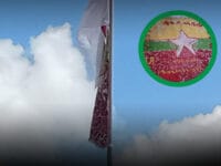 MISTERIUS. Bendera bintang lima berkibar di TMP Sinjai. Aparat TNI masih mencari orang yang mengibarkan bendera ini.