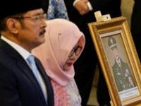 PAHLAWAN. momen haru di istana merdeka putri soeharto terima gelar pahlawan nasional dari presiden prabowo.