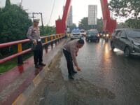 KECELAKAAN. Polisi mengidentifikasi lokasi kecelakaan maut di Jembatan Kembar Gowa.