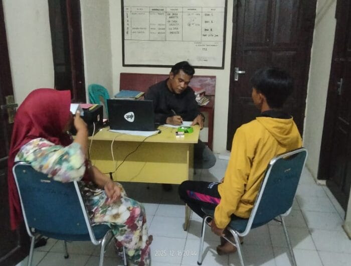 MELAPOR. Keluarga Andi Arung melapor ke Polres Selayar terkait dugaan kasus TPPO di Kamboja.