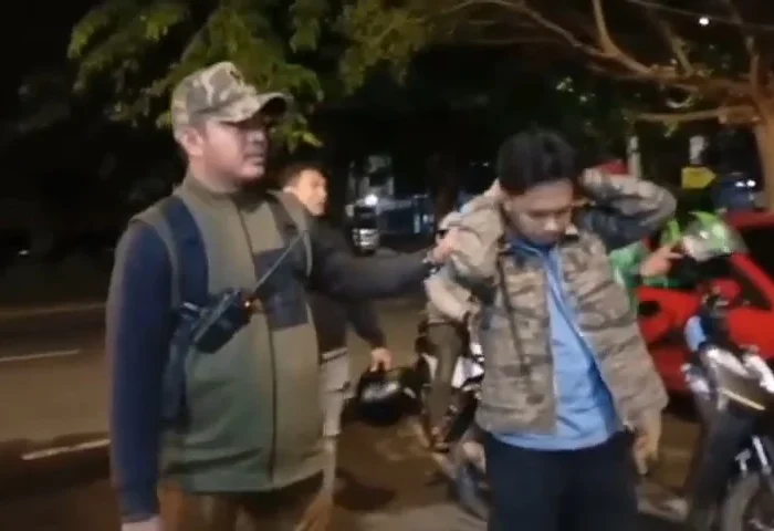 TEGA. Andi alias Dandi nekat merampok ibu kandungnya sendiri.