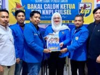 DAFTAR. Kandidat ketua KNPI Sulsel, Vonny Ameliani Suardi saat mendaftar sebagai calon ketua KNPI Sulsel,