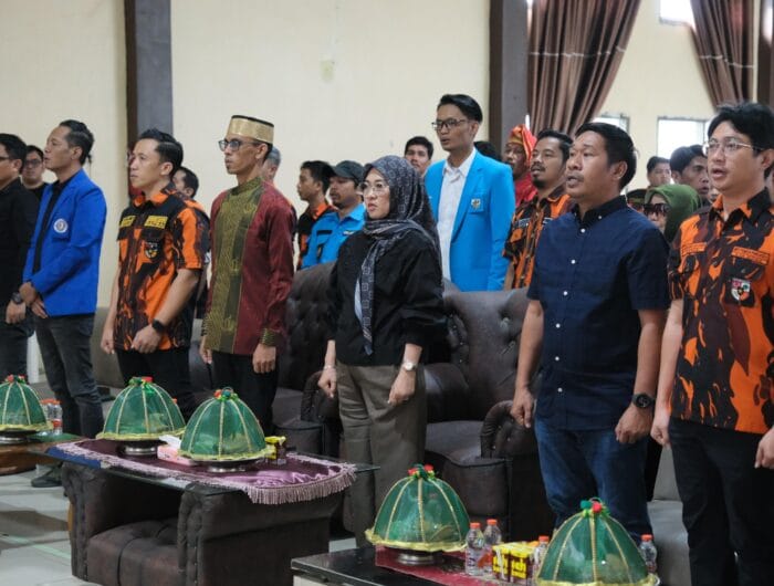 KONTRIBUSI. Bupati Gowa, Sitti Husniah Talenrang saat menghadiri pelantikan Sapma PP Gowa.