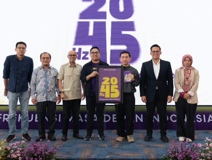 Penulis dan pemikir muda Fahd Pahdepie meluncurkan buku terbarunya berjudul 2045 Hz