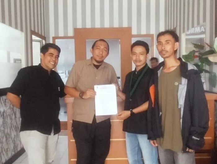 SOMASI. HMI Cabang Bantaeng melayangkan somasi ke DPRD dan Inspektrat Bantaeng terekait pelaksanaan Mutasi yang dianggap melanggar sistem Merit ASN.