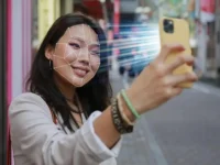 ATURAN BARU. Komdigi membuat aturan baru mengenai penggantian nomor HP dengan menggunakan NIK dan Biometrik wajah.