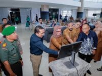 CALL CENTER. Bupati Barru, Andi Ina Kartika saat memperkenalkan kembali layanan Cal Center 112 untuk warga Barru yang dalam kondisi darurat.