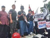 DEMO. karyawan Sritex melakukan unjuk rasa menuntut evaluasi kurator kepailitan PN.