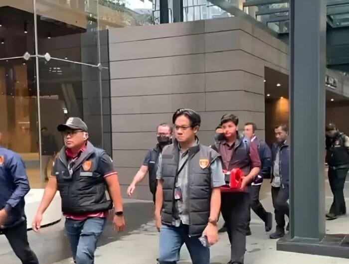 Bareskrim melakukan penggeledahan di kantor pusat Dana Syariah Indonesia.