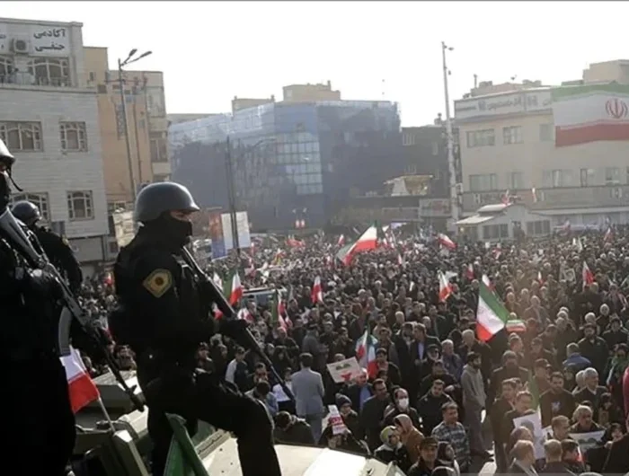 KRISIS. Kondisi kekacauan di Iran, DPR RI meminta agar pemerintah segera melakukan evakuasi WNI yang ada di Iran.