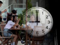 Ilustrasi: Jam malam pelajar