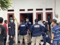 TEWAS. Tiga orang sekeluarga tewas dalam sebuah rumah di Jakarta Utara.