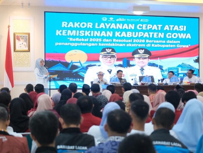 KOLABORASI. Bupati Gowa, Sitti Husniah Talenrang saat menghadiri Rapat Koordinasi (Rakor) Layanan Cepat Atasi Kemiskinan (LACAK) Kabupaten Gowa di Baruga Tinggimae, Rumah Jabatan Bupati Gowa, Kamis (15/1).