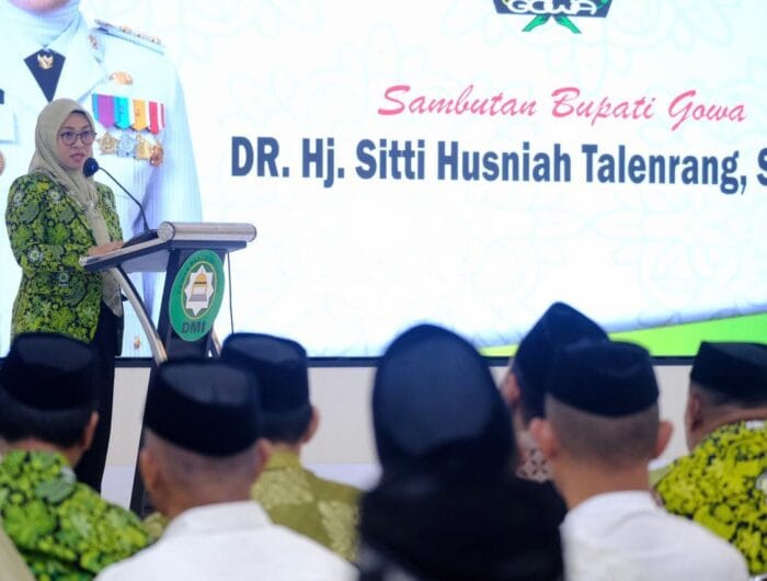 PIMPIN. Bupati Gowa, Sitti Husniah Talenrang saat menghadiri pengukuhan sebagai ketua DMI Gowa.