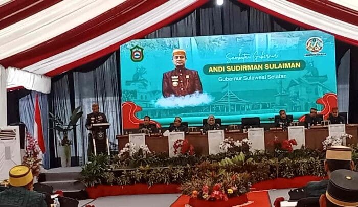 Gubernur Sulsel, Andi Sudirman Sulaiman saat menghadiri HUT ke-66 Kabupaten Takalar.