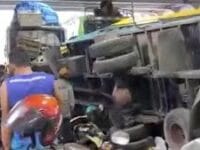 TERBALIK. Rekaman layar sebuah video yang memperlihatkan suasana dalam lambung KMP Mandala Nusantara.