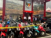 BARANG BUKTI. Aparat Polres Gowa mengamankan 23 unit sepeda motor barang bukti hasil curian komplotan pelaku Curanmor di Gowa.