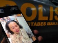 TERSANGKA. Perempuan berinisial SU yang disebut terlibat dalam dua kasus perampokan toko emas di Sulsel senilai miliaran rupiah.