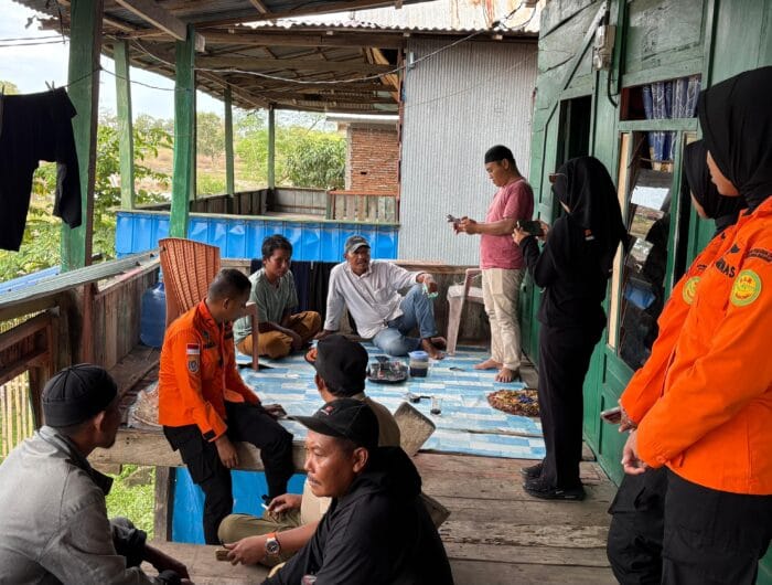 SELAMAT. Tim SAR gabungan menyelamatkan seorang nelayan Jeneponto bernama Haeril yang terdampar di Bulukumba.