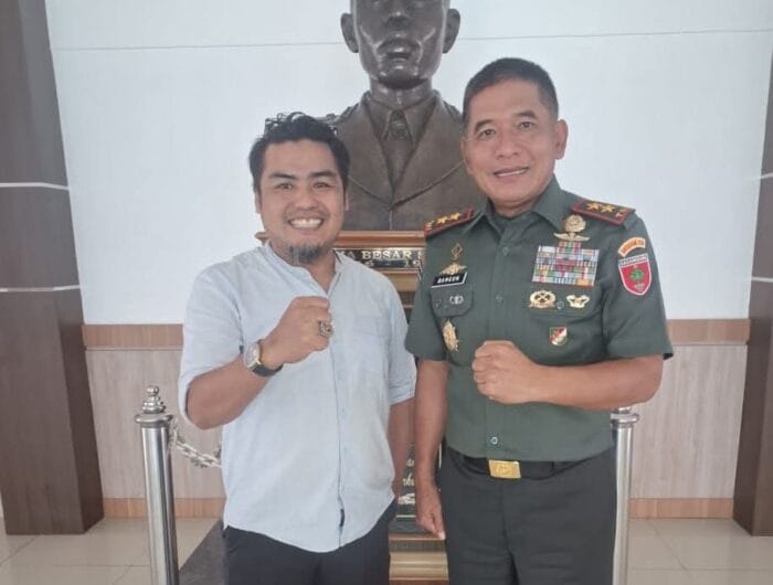 Ketua KNPI Makassar, Syamsul Bahri Majjaga bersama Jenderal Bagung Nawoko.