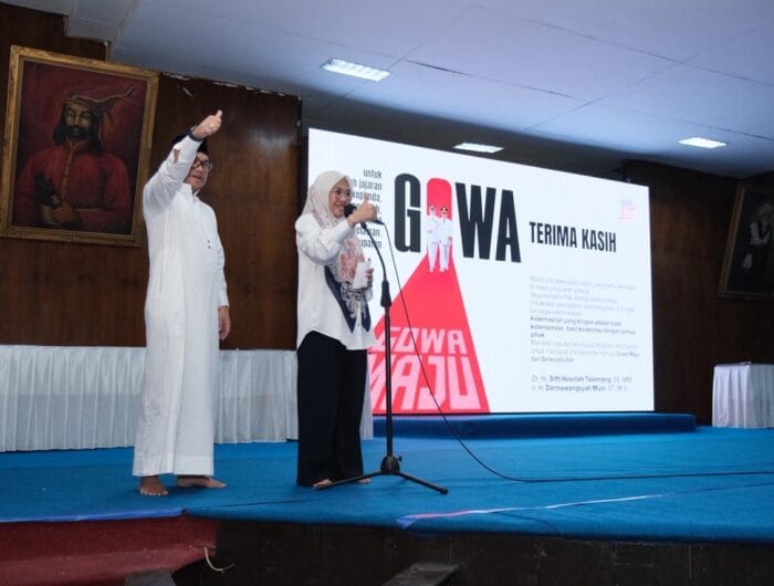 SURVEI. Bupati Gowa, Sitti Husniah Talenrang bersama Wakil Bupati Gowa, Darmawangsyah Muin pada Peringatan 1 Tahun Kepemimpinan Hati Damai di Istana Tamalate, Jumat (20/2).