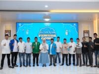 SINERGI. Bupati Gowa, Sitti Husniah Talenrang saat bersama organisasi kepemudaan di Kabupaten Gowa dalam dialog kepemudaan yang dirangkaikan dengan bupati puasa bersama.