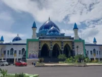 REST AREA. Masjid Islamic Center Dato Tiro Bulukumba akan menjadi masjid utama ramah pemudik. Masjid ini akan berfungsi sebagai rest area untuk pemudik yang dilengkapi makanandan minuman gratis.