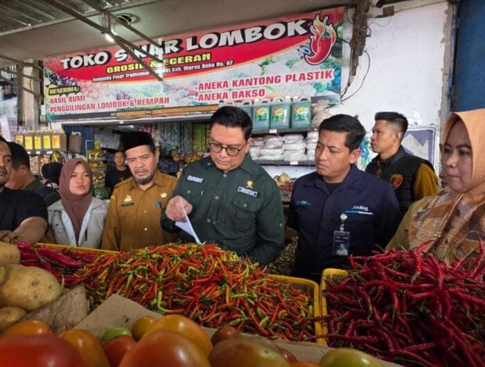MAHAL. Badan pangan nasional (Bapanas) melakukan sidak di Pasar Tramo Maros, ditemukan sejumlah bahan pangan dengan harga yang melonjak jelang lebaran.