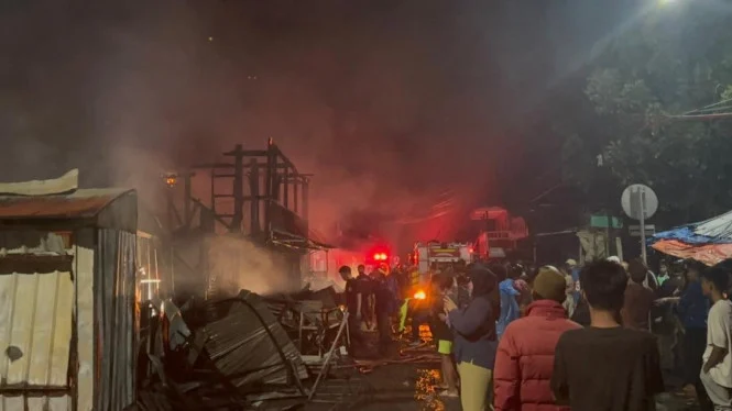 LUDES. Pasar sentral Kabupaten Pangkep terbakar, Rabu, 11 Maret 2026, dini hari. Sebanyak 10 kilos rata dengan tanah.