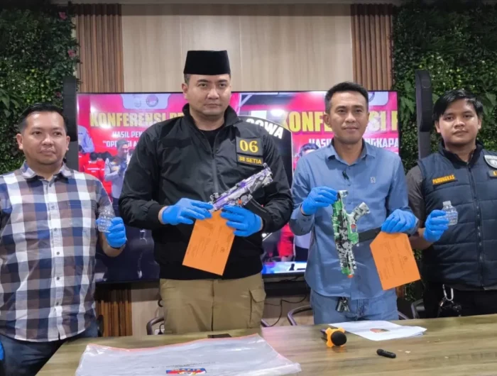 BARANG BUKTI. Jajaran Polres Gowa mengamankan barang bukti senjata water jeli yang digunakan untuk melukai seorang anak di Kabupaten Gowa.