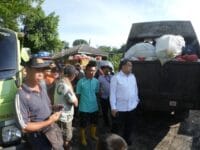 PANTAU. Wali Kota Makassar, Munafri Arifuddin saat memantau lokasi TPA Antang.