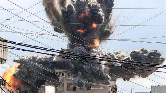 HANCUR. Israel kembali melakukan serangan ke Lebanon setelah Amerika Serikat mengumumkan untuk gencatan senjata. Peristiwa ini memicu ditutupnya kembali selat Hormuz.