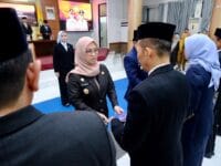 LANTIK. Bupati Gowa, Sitti Husniah Talenrang melantik Pejabat Pimpinan Tinggi Pratama yang berlangsung di Baruga Karaeng Galesong, Kantor Bupati Gowa, Sabtu (6/4).