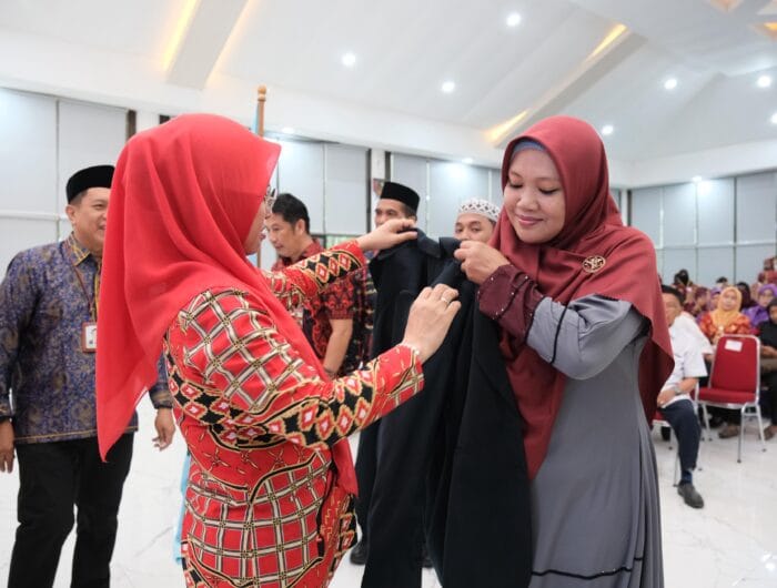 TRAINING. Bupati Gowa, Sitti Husniah Talenrang melepas kafilah untuk MTQ tingkat Sulsel, Kamis, 9 April 2026.