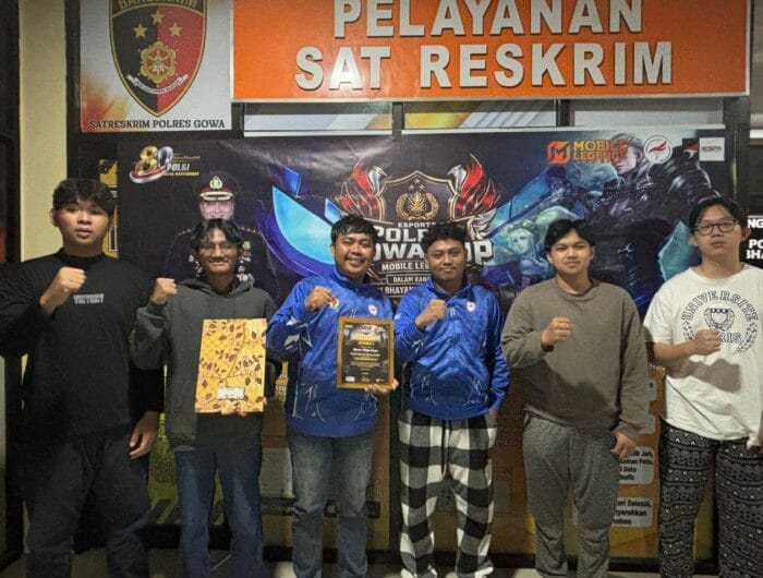 TERBAIK. Tim Gowa Maju menjadi juara pertama dalam Kapolres Gowa Cup 2026 mobile legends. Tim Gowa Maju akan mewakili Polres Gowa pada ajang seleksi menuju Kapolri Cup 2026 di Polda Sulsel Juli mendatang. Selain tim Gowa Maju, tim lainnya yang juga mewakili Polres Gowa adalah tim Gerhana dan Biasa Aja.